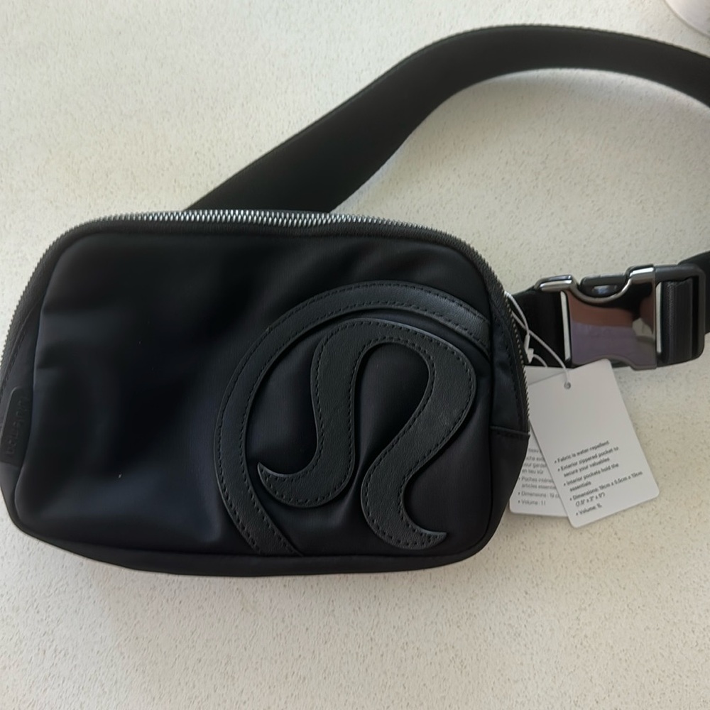Lululemon belt bag 1L